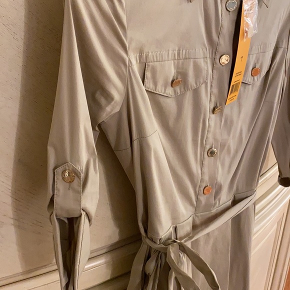 New Tory Burch French khaki size 2 - Picture 7 of 8